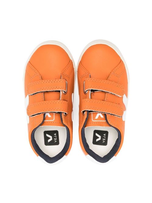 Scarpa bambino con due strappi color arancio e logo laterale bianco Veja Kids | SV0503021